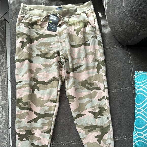 NIKE Camouflage Sweatsuit - Picture 1 of 6